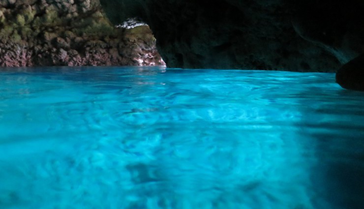 雨の日の青の洞窟。雨でも綺麗