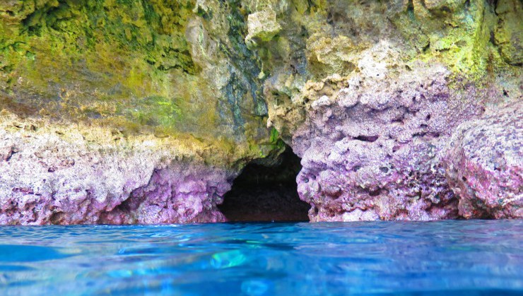 青の洞窟への入り口