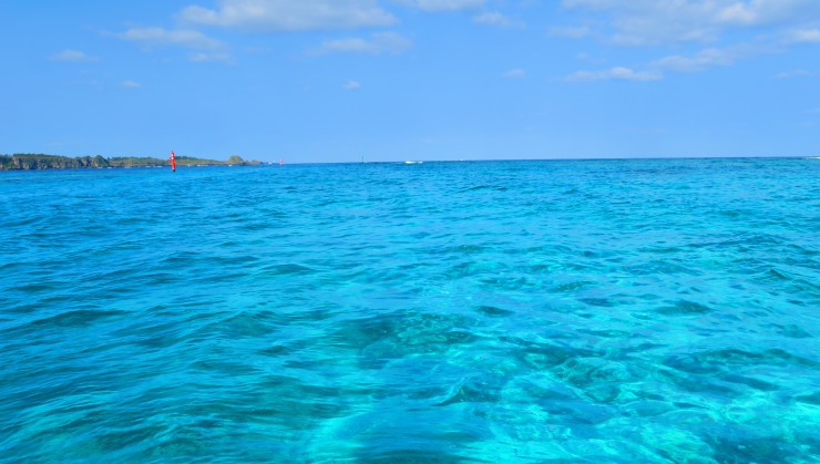 （空は快晴、海は夏色）