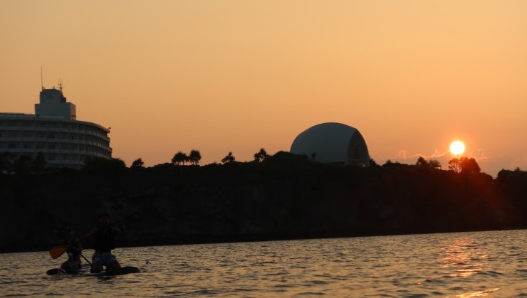 （沈む夕日）